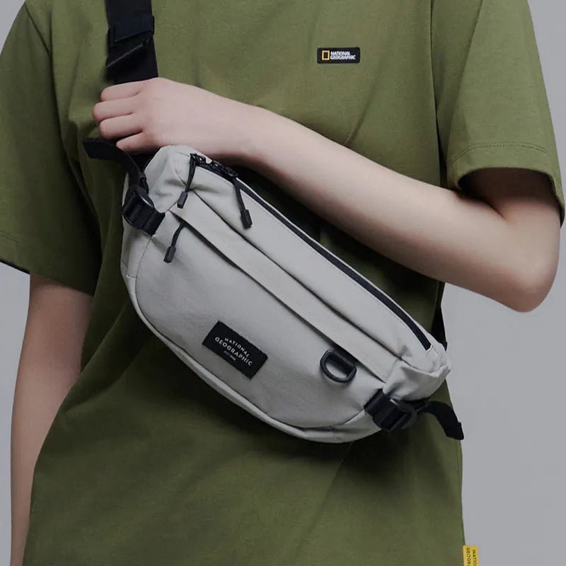 NATGEO CROSS BAG กระเป๋าสะพายคาดอกสำหรับผู้ชายและผู้หญิง - Rev Online